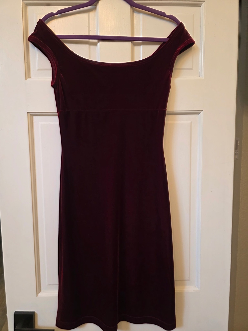Guess Velvet Cocktail Dress in Burgundy, Size 8